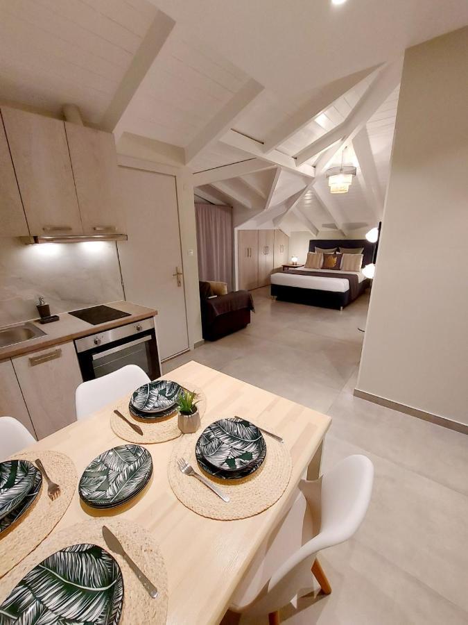 Elina'S Luxury Apartments Превеза Номер фото